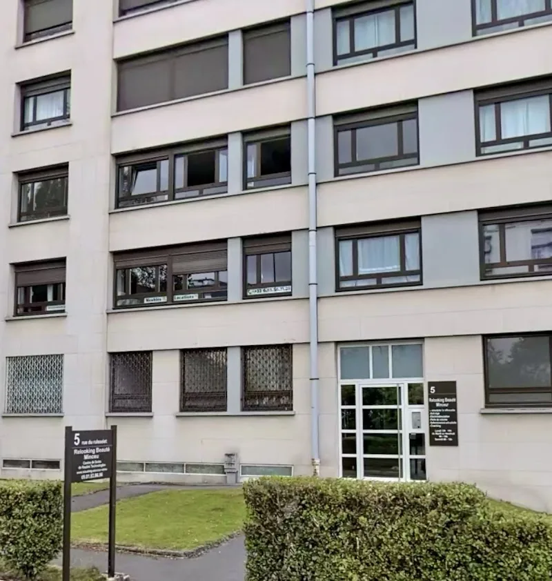 EUGÈNE MC²