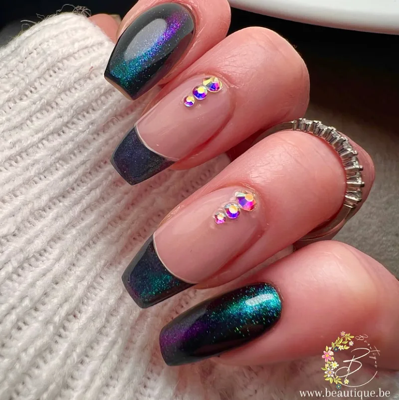 Beautique - Nagelstudio & Beauty Salon - Halo Pure Nails - Groothandel - Institut de beauté Genk - OneBooking