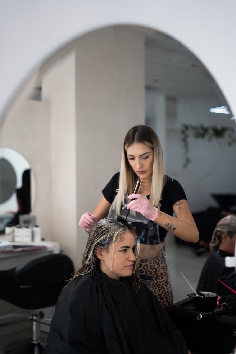 Gm Beauty Center Sevilla | Peluquería expertos en mechas y tratamientos capilar Sevilla