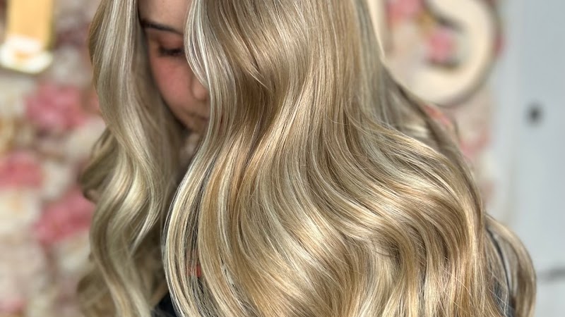 Golden Hair by Firas - Coiffure Düsseldorf - OneBooking