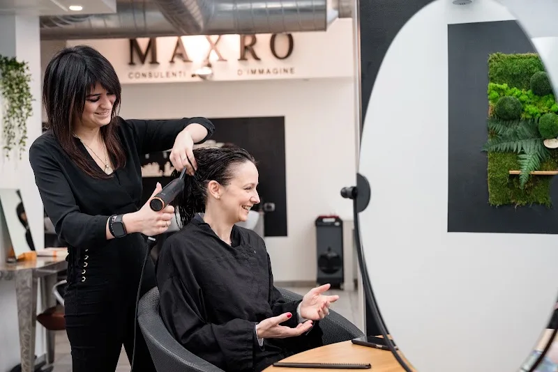 MAXRO' Parrucchieri e Consulenti di Immagine - Coiffure Bergamo - OneBooking