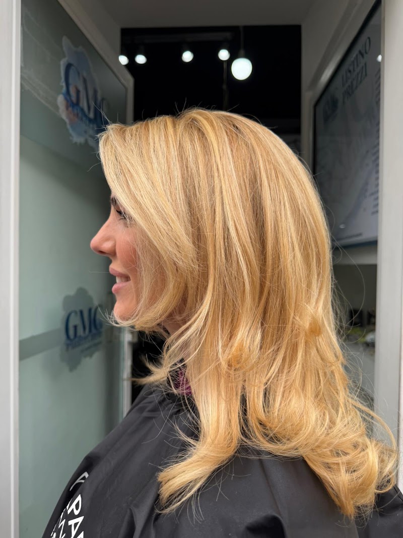 GMC Parrucchieri Donna - Coiffure Giugliano In Campania - OneBooking