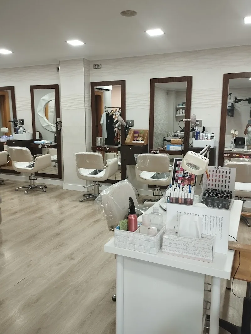 Peluquería Mika - Coiffure Cartagena - OneBooking