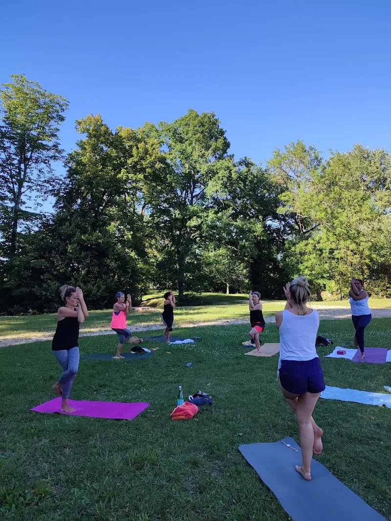 EmiliedagYoga - Bien-être Orléans - Photo de couverture - OneBooking