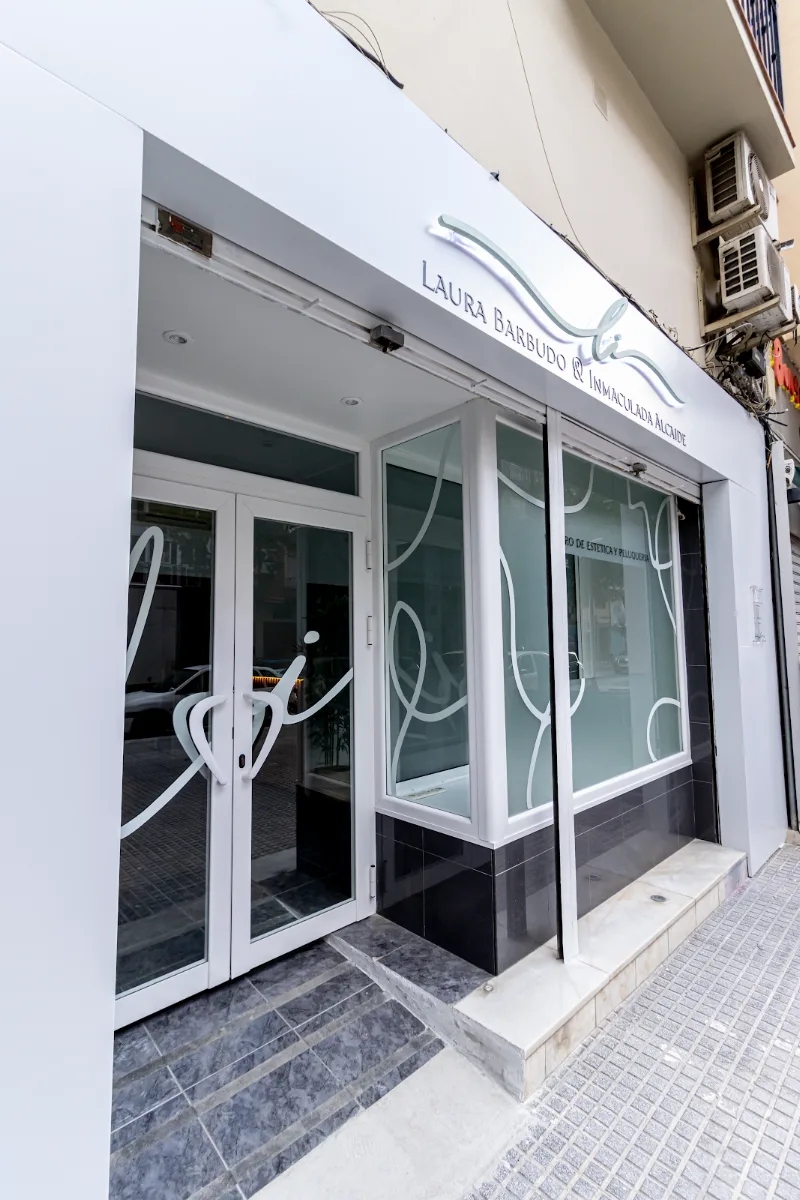 Centro de Estética y Peluquería LI - Esthétique Málaga - OneBooking