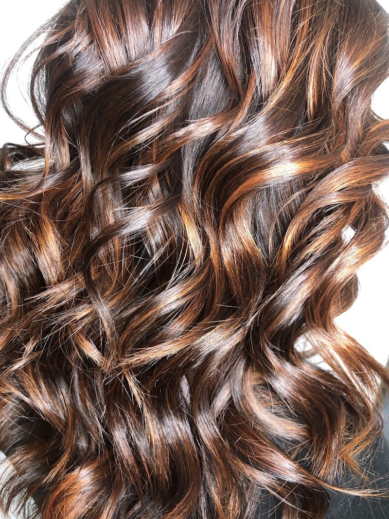 Rossella e Melodie Salone Fito Olistico - Coiffure Genoa - OneBooking