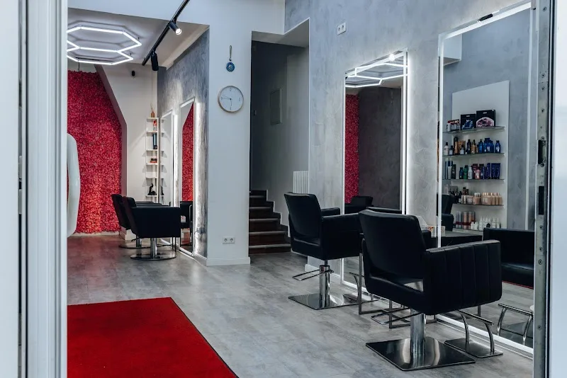Headmasters & Beauty - Balayage, Keratin Glättung & mehr im Glockenbachviertel - Coiffure Munich - OneBooking