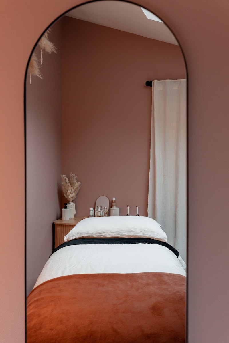 Maison Osmose | Facialiste & Experte en Drainage Lymphatique | Renata França | Massages Rennes
