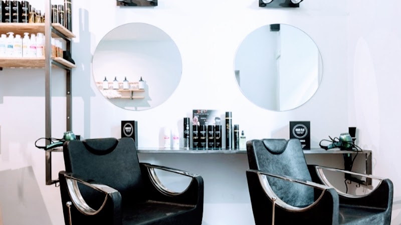 Hair Flò - Hair Stylist Unisex and Beauty Sustainable Partner Davines - Coiffure Florence - OneBooking