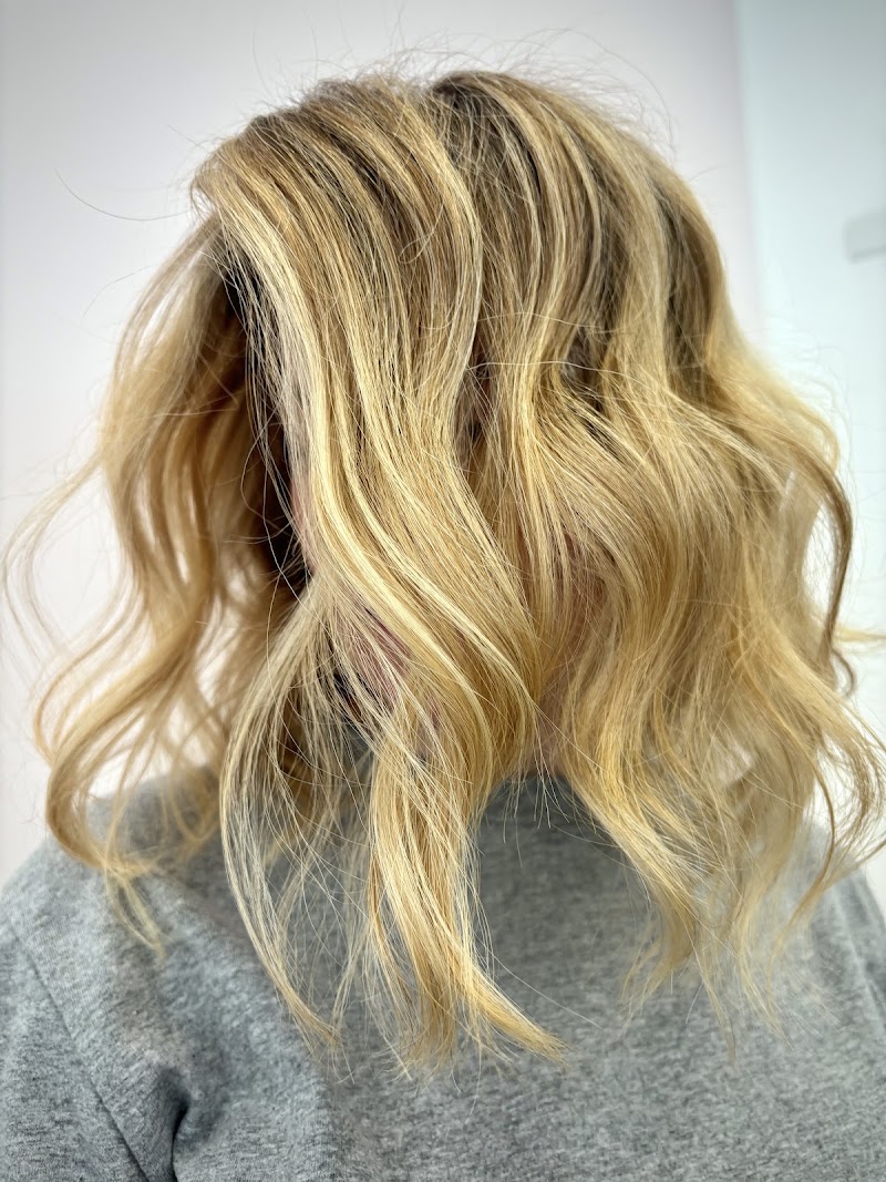The Hair Witch Studio di Nadeshe Mantineo | Magick Beauty Salon - Coiffure Rome - OneBooking