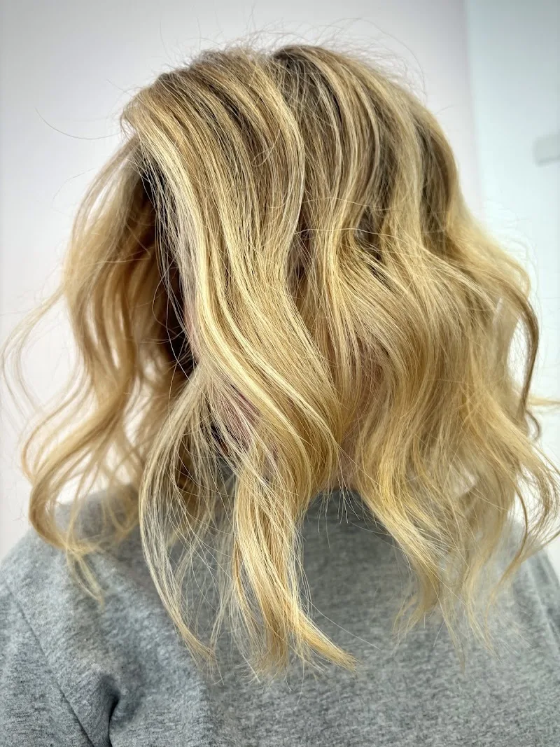 The Hair Witch Studio di Nadeshe Mantineo | Magick Beauty Salon - Coiffure Rome - OneBooking
