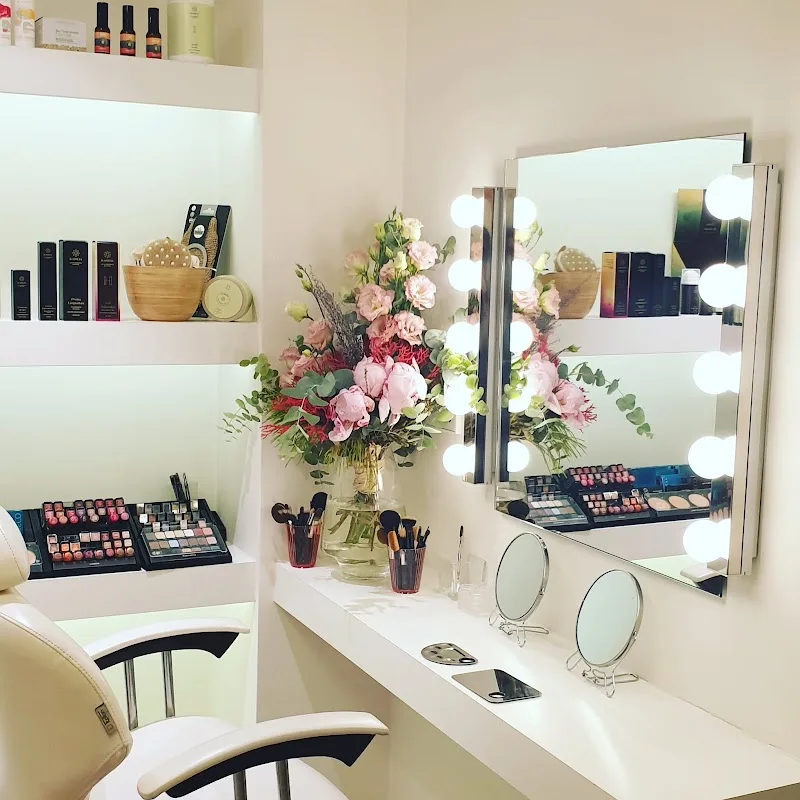 Yolanda Bernabe, Centro de Belleza - Institut de beauté Elche - Photo de couverture - OneBooking