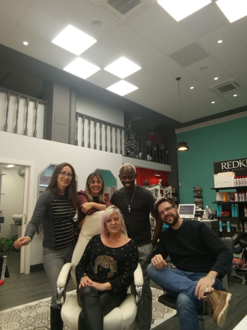 Decine Peluquería - Coiffure Bilbao - OneBooking