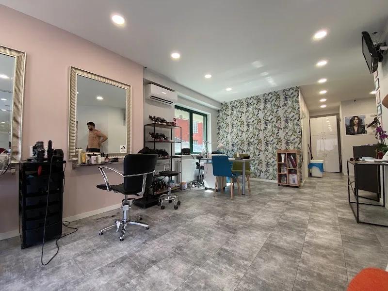 Chatterheads - Coiffure Bucharest - Photo de couverture - OneBooking