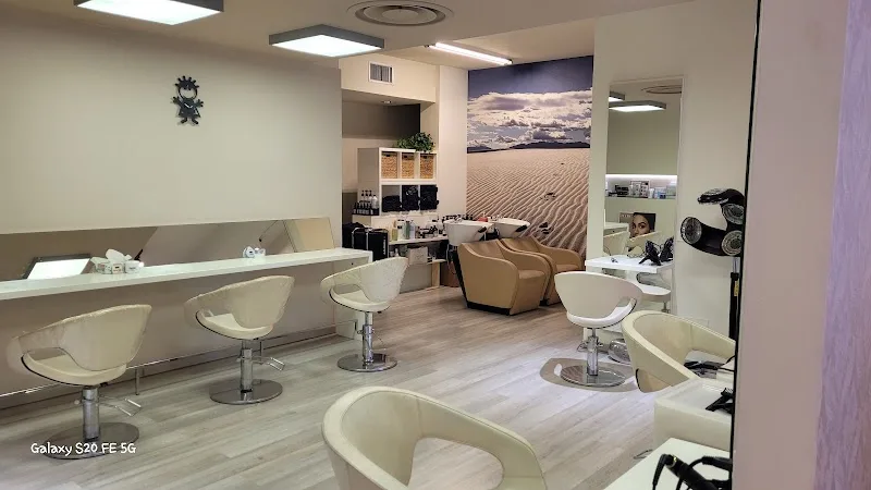 Simona Acconciature Di Samorini Simona - Coiffure Forlì - OneBooking