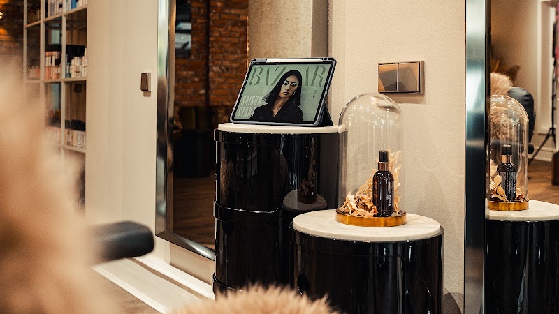 INCE CONCEPT | Premium Spezialist für Blond, Balayage & Tressen Extensions in Köln - Coiffure Cologne - OneBooking