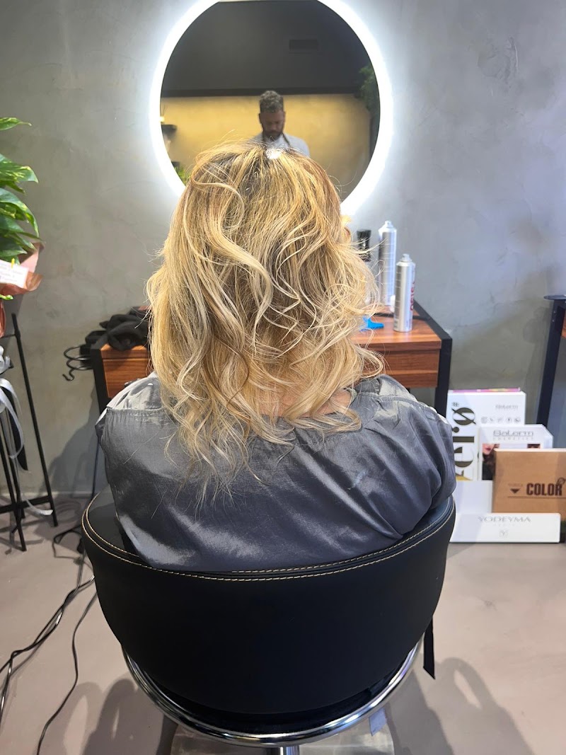 Hair by Victor Lugo Peluquería y estética - Coiffure Alcalá De Henares - OneBooking