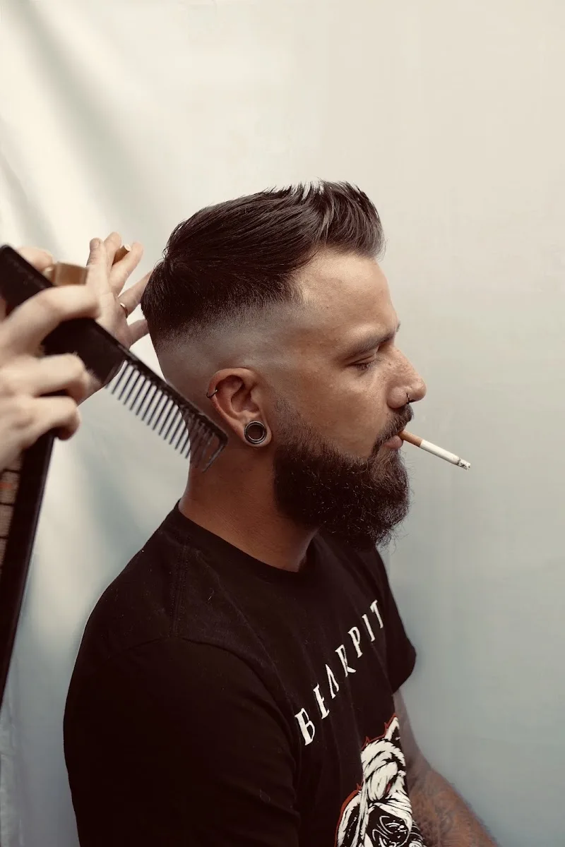 Barbershop Haar Baard en Snor/Dreadshop - Coiffure Lokeren - OneBooking