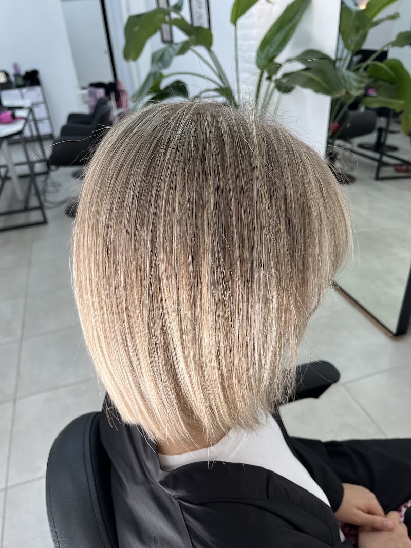 Muro Salón - Coiffure València - OneBooking