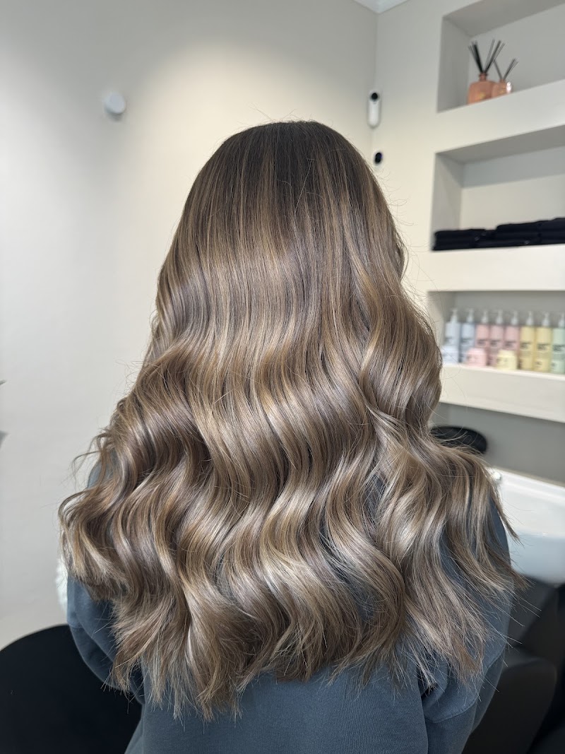 Zizoula - Hair Boutique - Coiffure Cologne - OneBooking