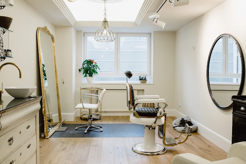Davinia Hair Studio - Coiffure Burgos - OneBooking