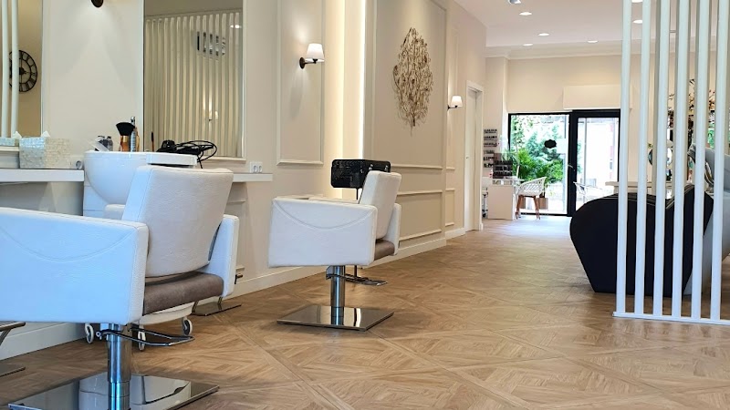 Alira Salón - Coiffure A Coruña - OneBooking