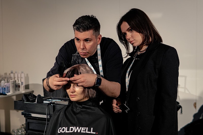 D. Machts Lounge Friseur Berlin F200 - Coiffure Berlin - OneBooking