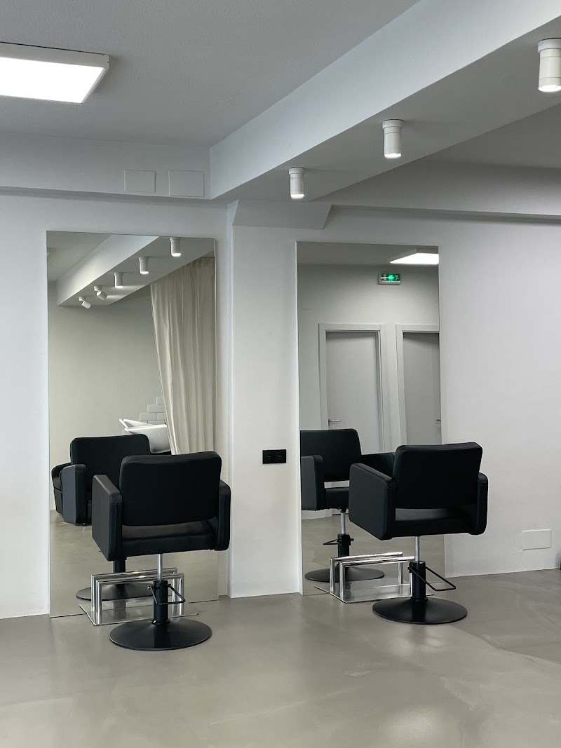 NEO HAIR STUDIO - Coiffure A Coruña - OneBooking