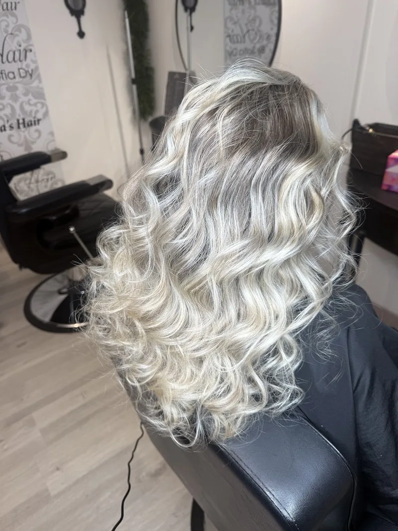 Latina's Hair by Sofia Dy