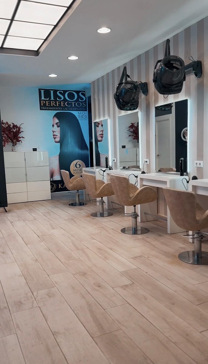 Moisés Peluquería y Estética - Coiffure Córdoba - OneBooking