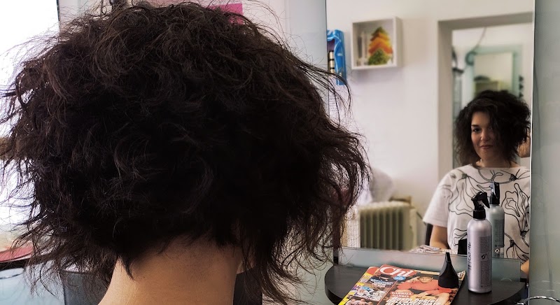 chez le coiffeur - Coiffure Ferrara - OneBooking