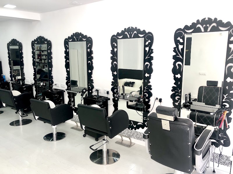 EL SALÓN DE BLANCA Peluquería y estética - Coiffure Badalona - OneBooking