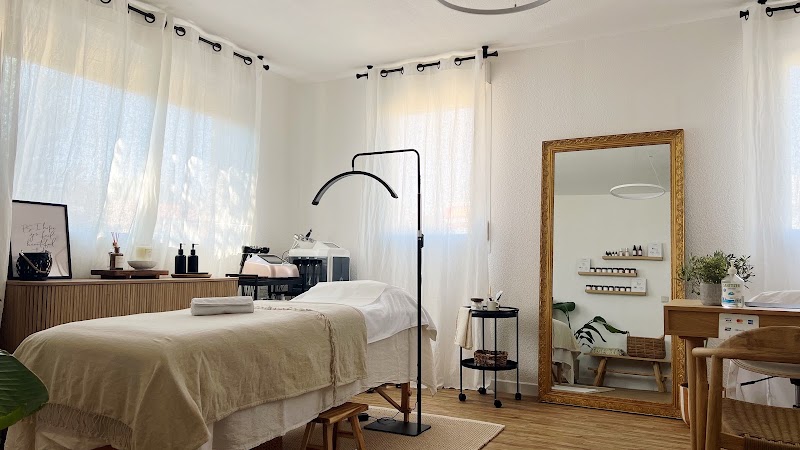 Audrey Erre Le Cabinet Bien-être & Beauté : Sophrologue & Thérapeute en Drainage Lymphatique Renata França Perpignan