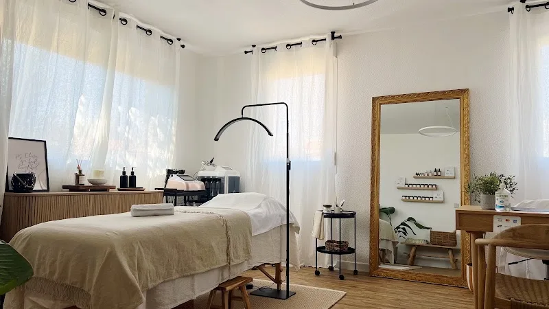 Audrey Erre Le Cabinet Bien-être & Beauté : Sophrologue & Thérapeute en Drainage Lymphatique Renata França Perpignan