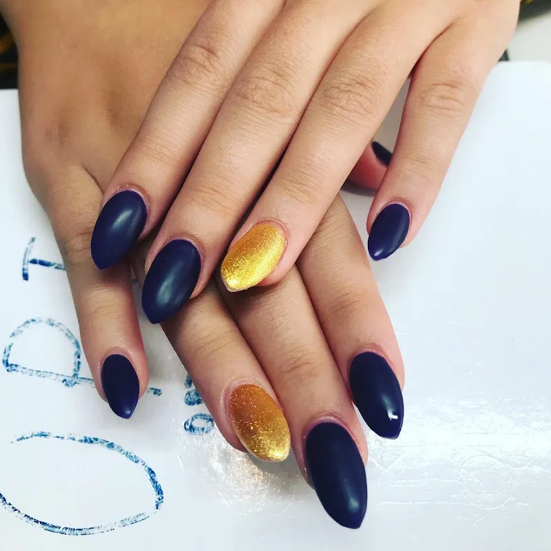 Tusen sköna salong (Nails by lee) - Coiffure Stockholm - OneBooking