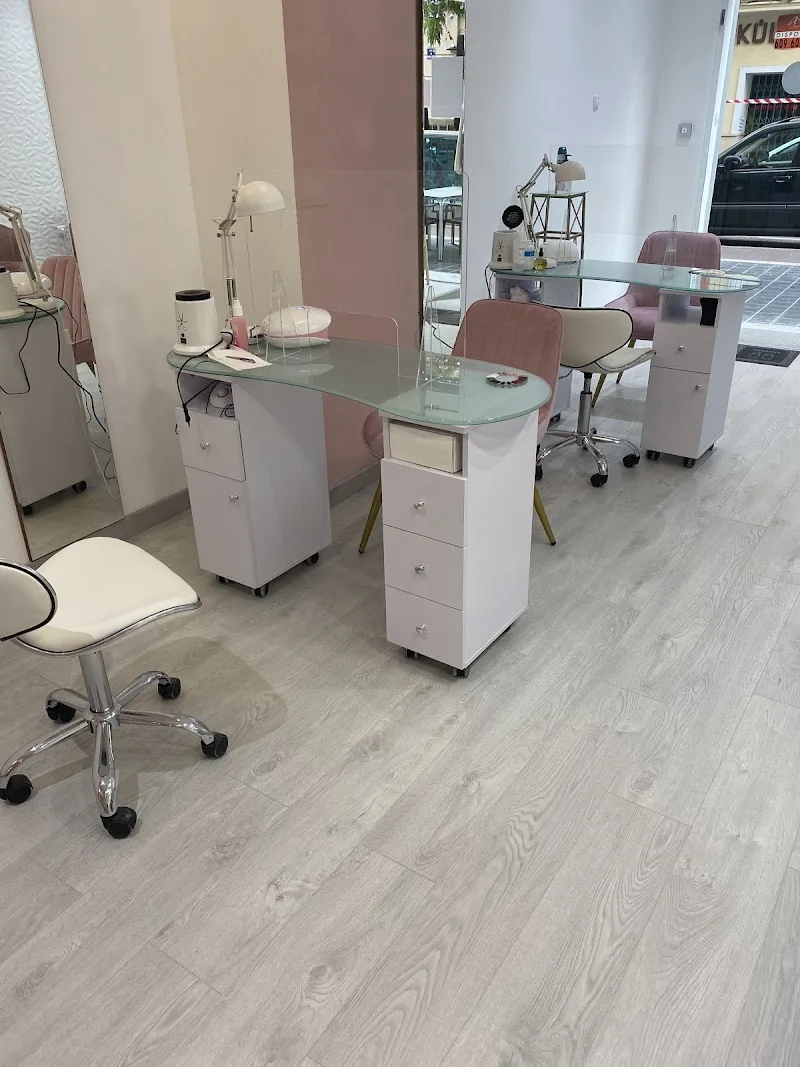 MC Centro de uñas y estética - València