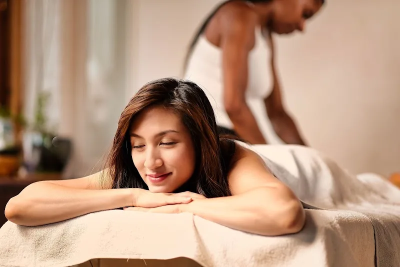 Massage is Relax Thérapie