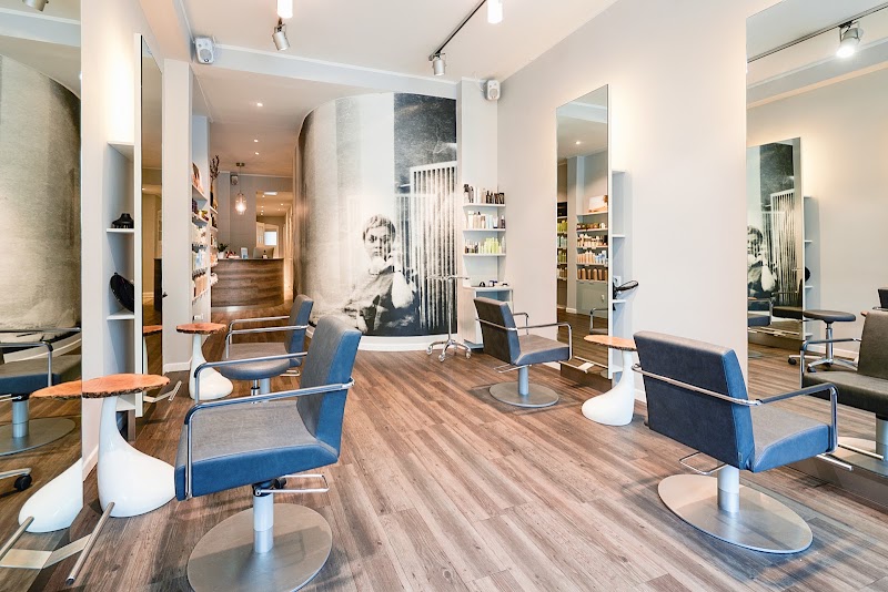 Andreas Stettin Colour und Style - Coiffure Hamburg - OneBooking
