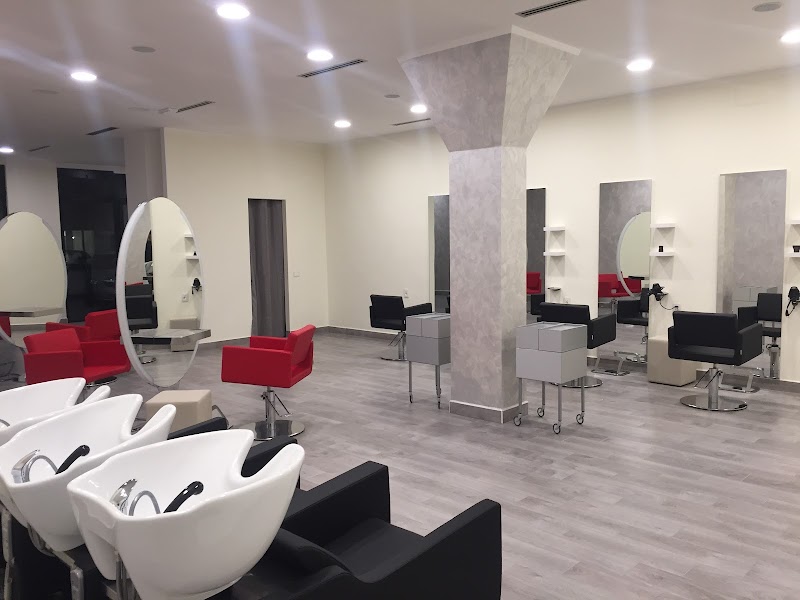 younique beauty clinique - Coiffure Bergamo - OneBooking