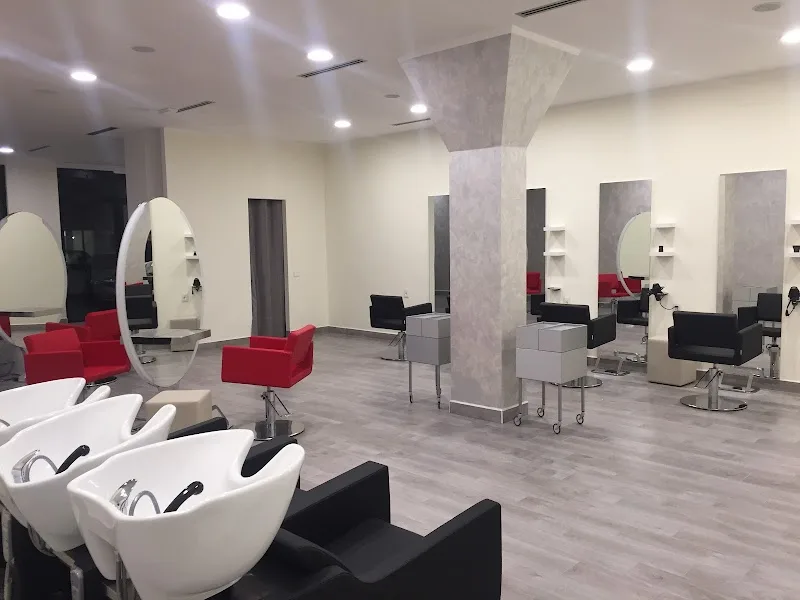 younique beauty clinique - Coiffure Bergamo - OneBooking