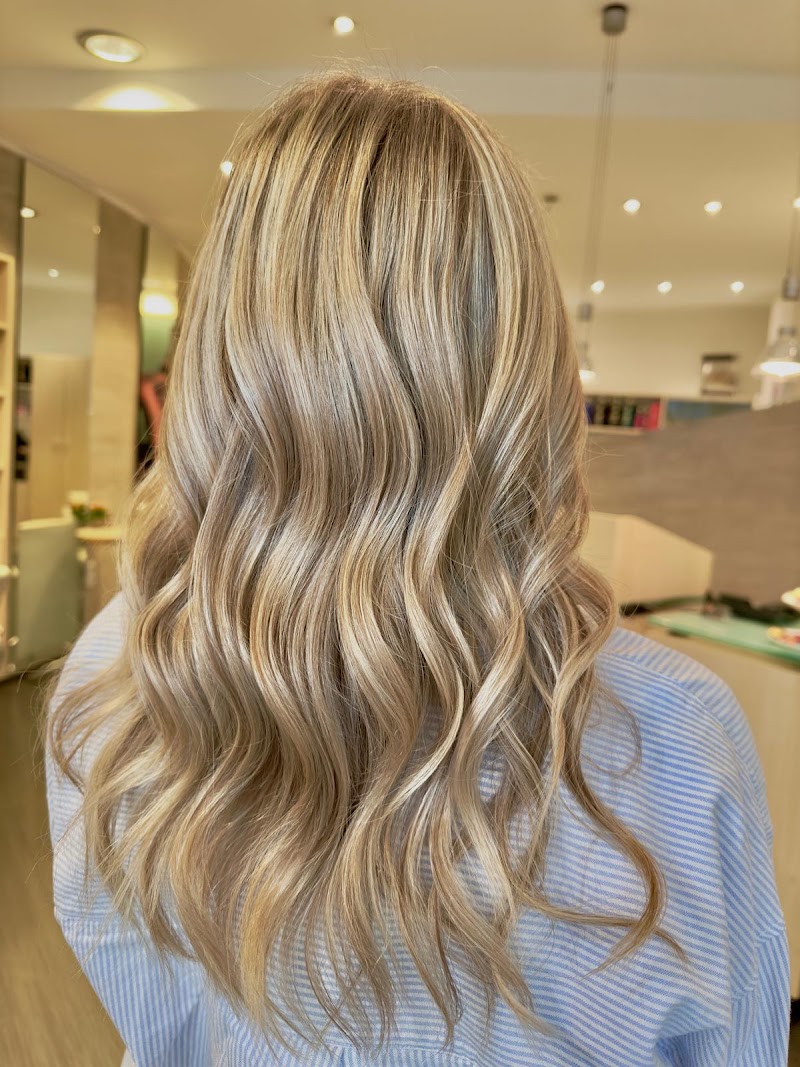 Mali Friseursalon - Coiffure Düsseldorf - OneBooking