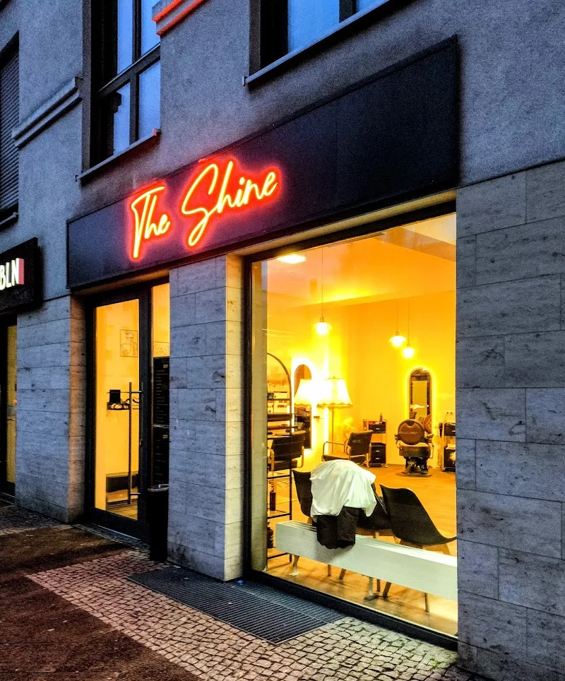 The Shine Coiffeur by a Man`s World
