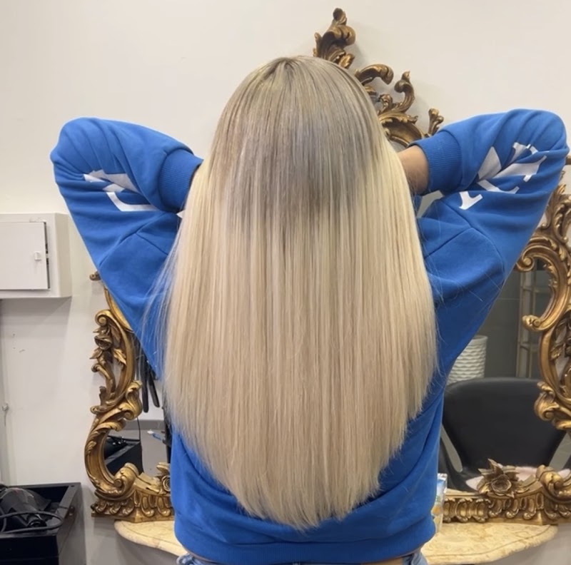 The Golden Society – Haarverlängerung & Haarverdichtung Köln | Extensions Spezialist - Coiffure Cologne - OneBooking