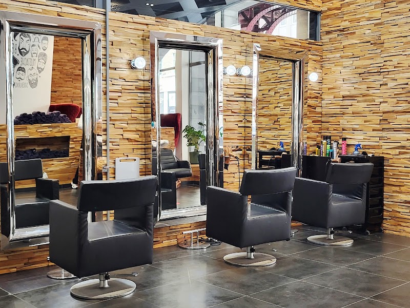 Hairtalk Station - Antwerpen ✂ - Coiffure Antwerp - OneBooking
