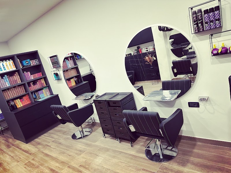 Shadè Hair - Coiffure Genoa - OneBooking
