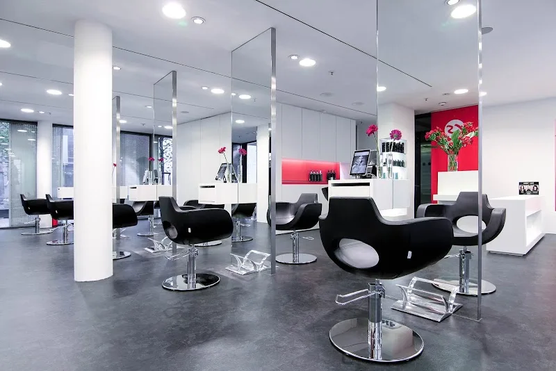 Christian Stinner Friseure München - Coiffure Munich - OneBooking