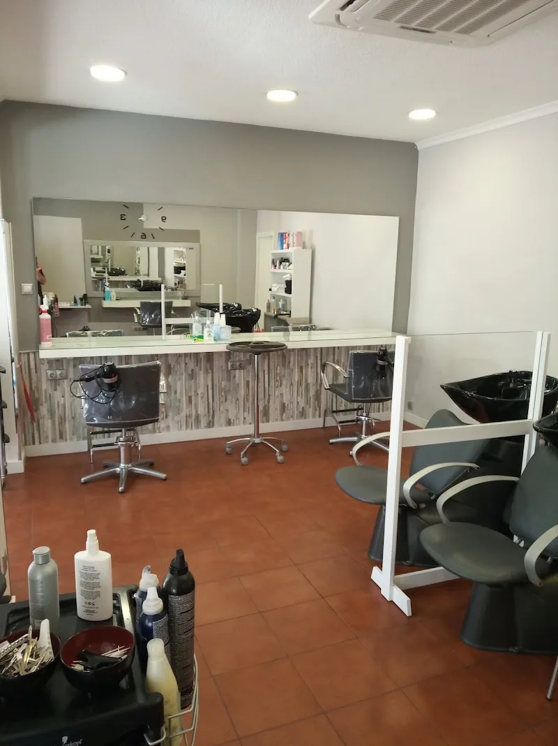 Vidal León Peluquería Unisex - Coiffure Córdoba - OneBooking