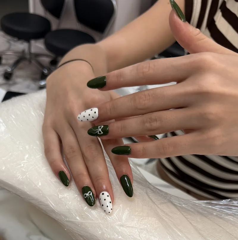 Maison de Femme – Beauty. Nails. Elegance