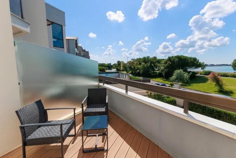 Logis Hôtel Le Rochelois, meilleurs prix en direct, vue mer - Spa La Rochelle - OneBooking