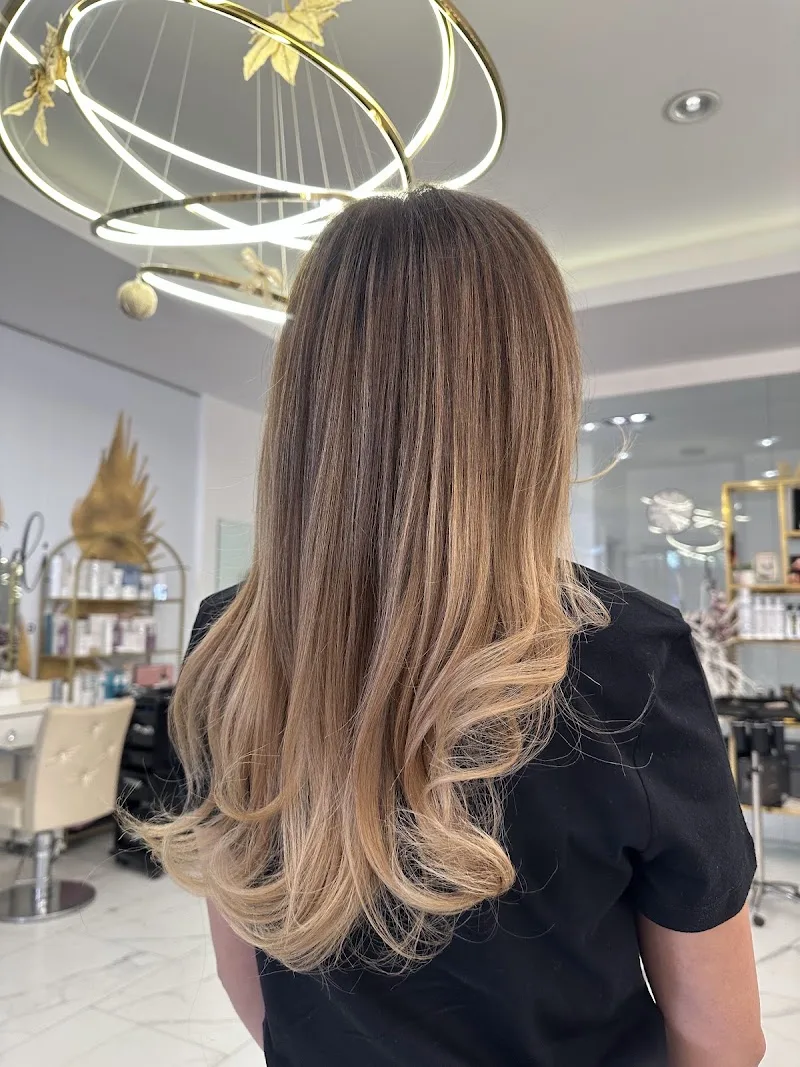 Studio M Academy - Coiffure Bucharest - Photo de couverture - OneBooking